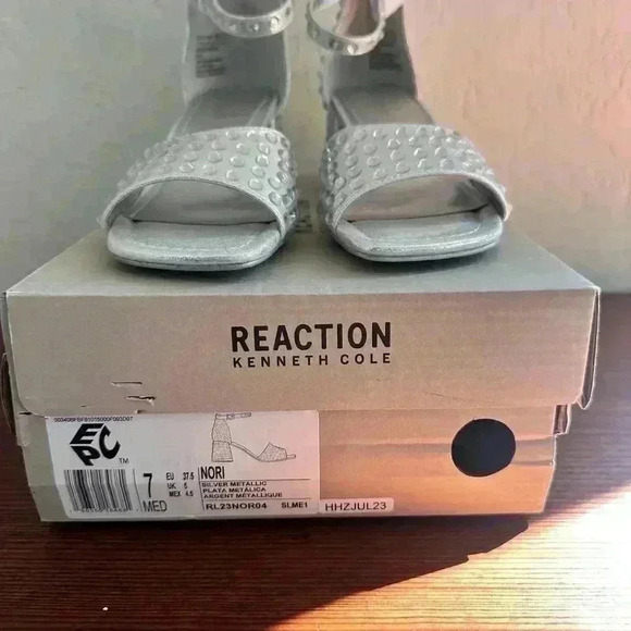 KENNETH COLE REACTION Women Nori Block Heel Dress Sandals Size 7 Silver - Picture 2 of 12